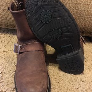 Frye 8r engineer boots size 8